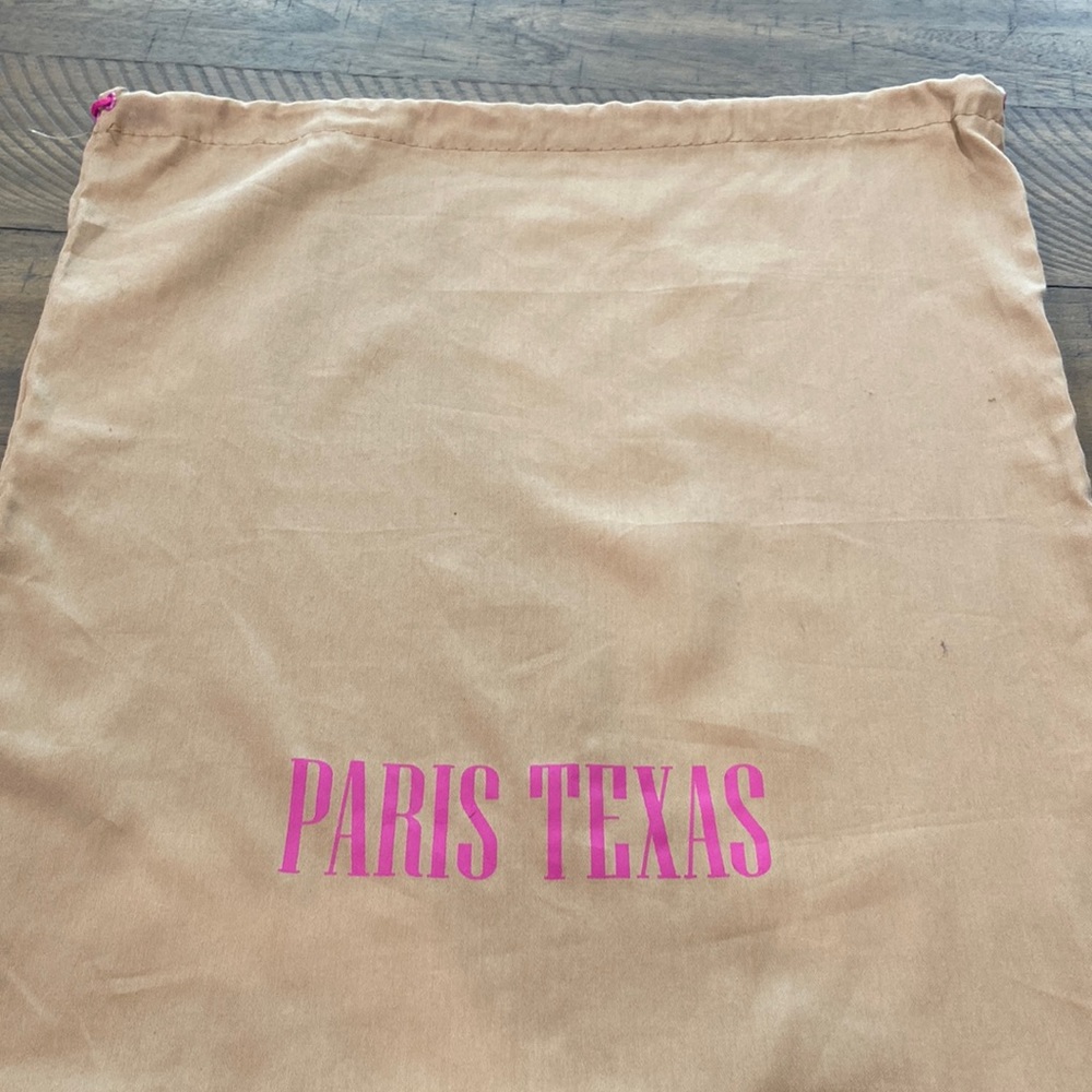 Paris Texas (39.5x37.5) crean clean dusty bag
